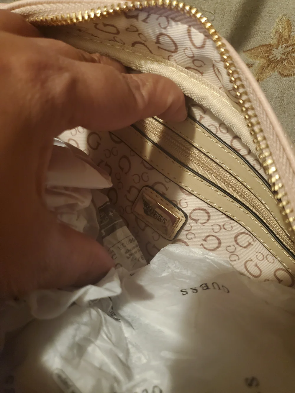 Guess chic tote